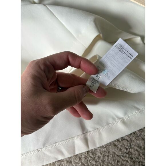 NEW Banana Republic Covered Button Blouse size M Snow Day White - Picture 10 of 11